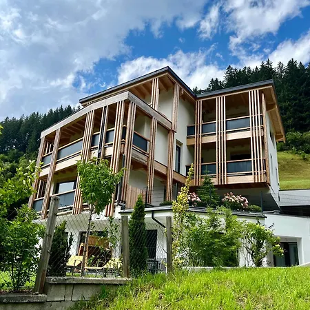 Zeit - Alpine Garden Mayrhofen