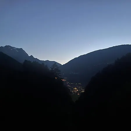 Zeit - Alpine Garden Apartment Mayrhofen