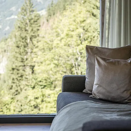 Zeit - Alpine Garden Apartment