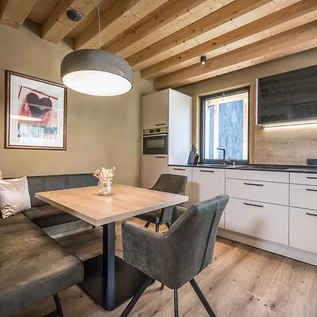 Zeit - Alpine Garden Apartment *