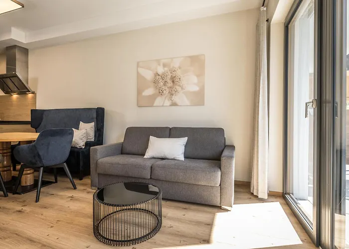 Zeit - Alpine Garden Mayrhofen