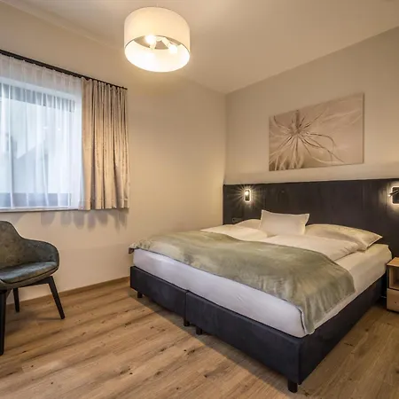 Zeit - Alpine Garden Майргофен